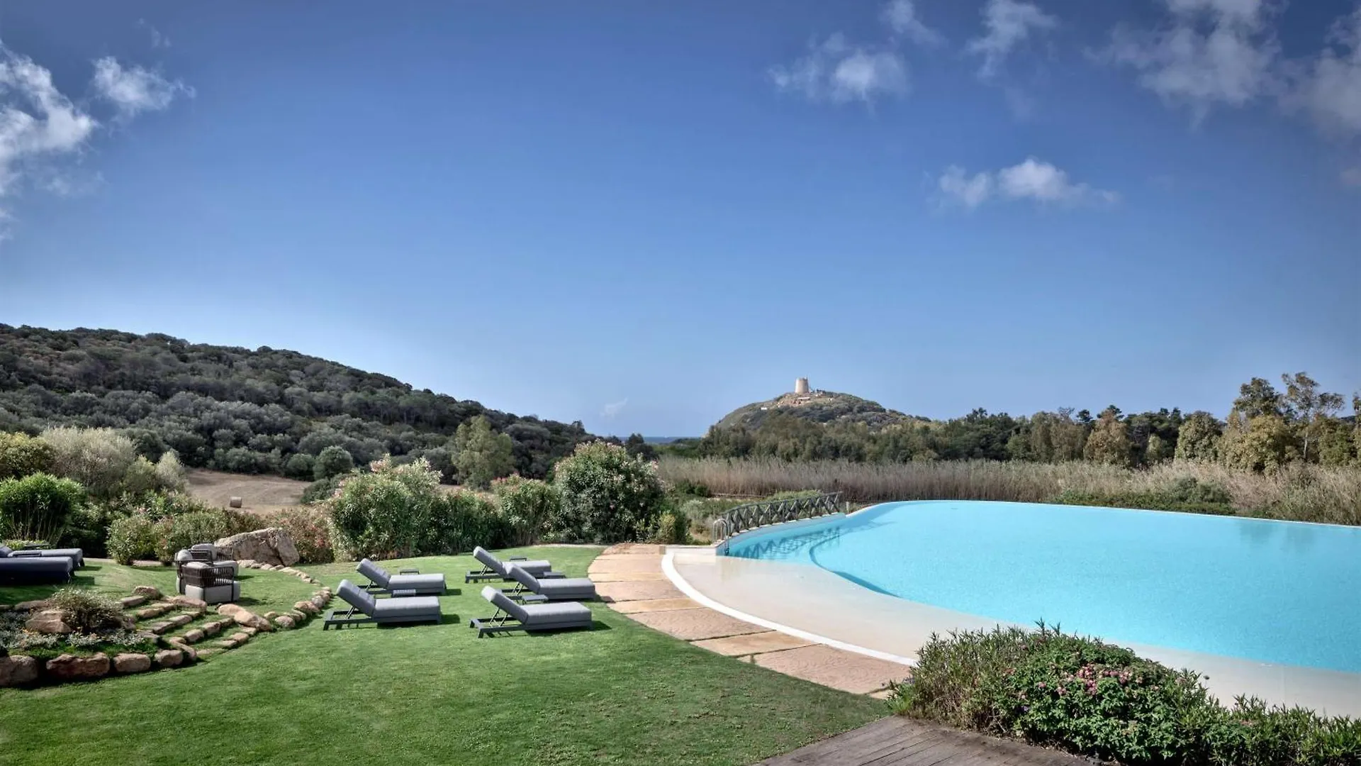 Hotel Veridia Resort Sardinia, A Member Of Radisson Individuals (Adults Only) Chia